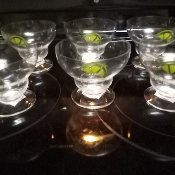 Mud Pie - 6 Clear Glass Cocktail Glasses with Lime Design - Picture 6 of 11